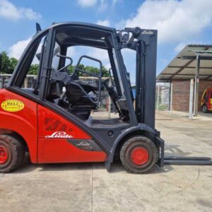 Linde H25D &ndash; dizel vilju&scaron;kar, 2.5t / 3.2m (polu kabina)