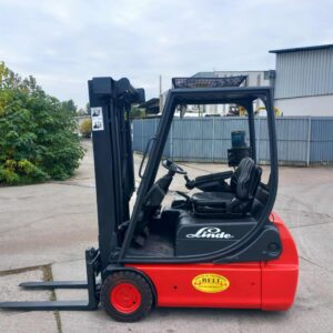 Linde E16 &ndash; elektro vilju&scaron;kar, 1.6t / 4.5m