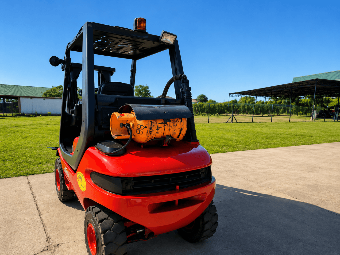 Linde H20T – plinski viljuškar, 2t - Slika 3