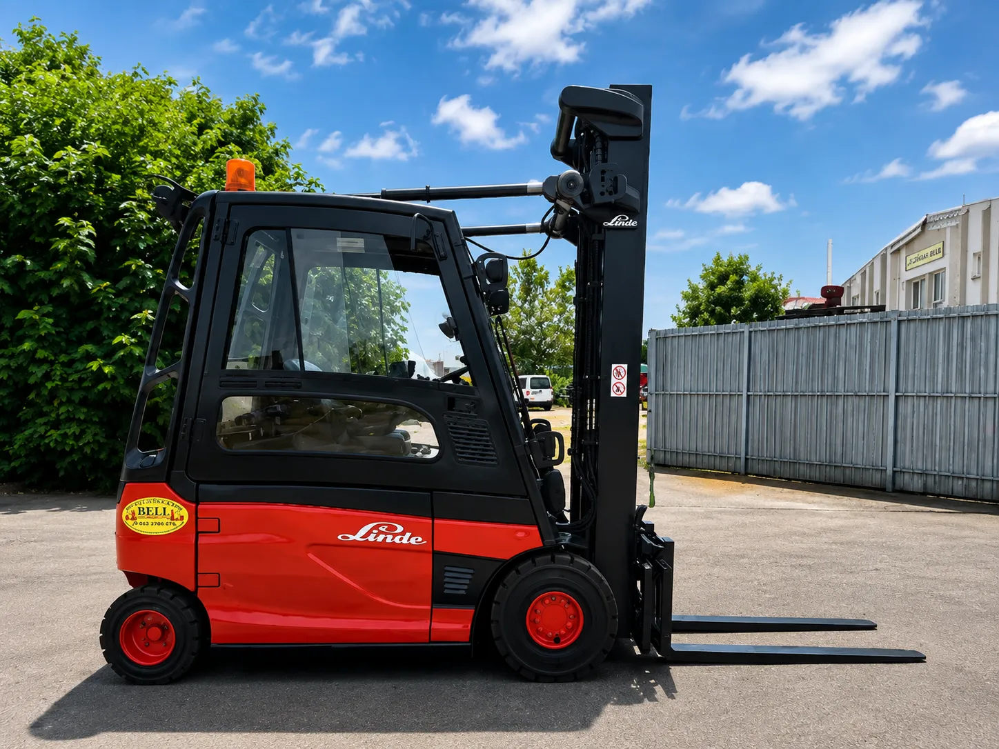 Linde E25L – elektro viljuškar, 2.5t / 4m